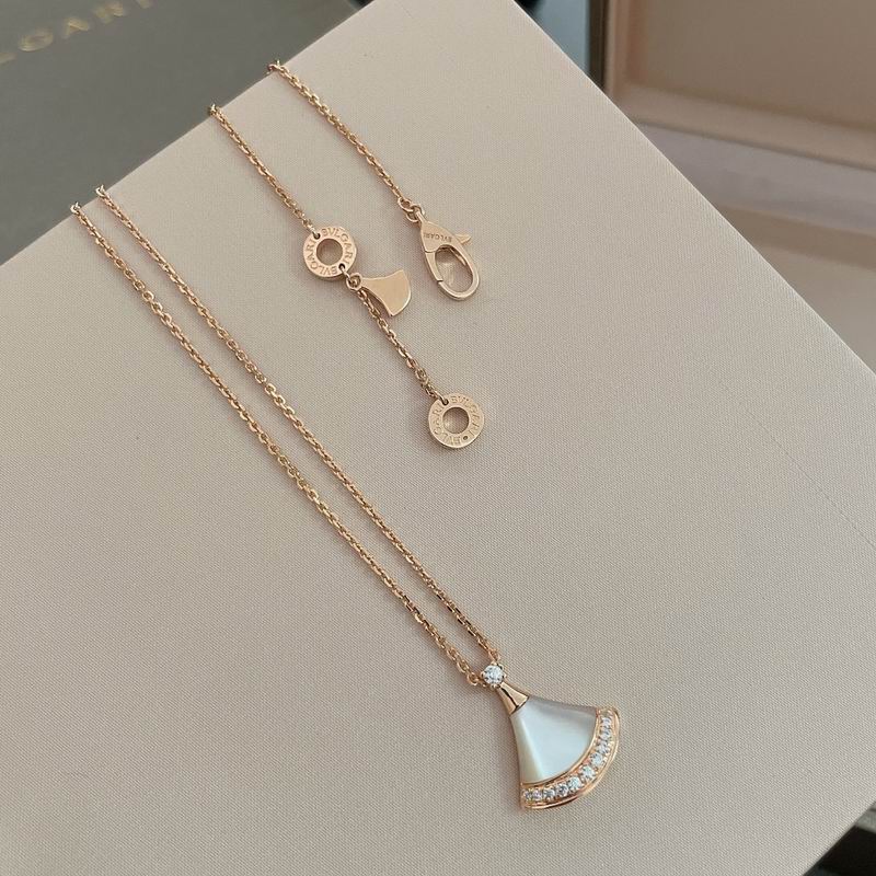 Bvlgari necklace 09yxq15 (3)