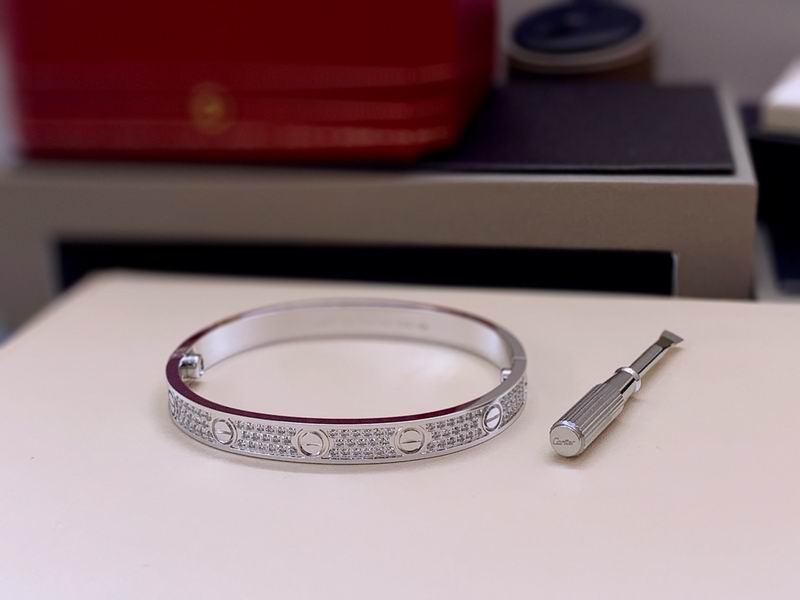 Cartier bracelet 07yxq06 (2)