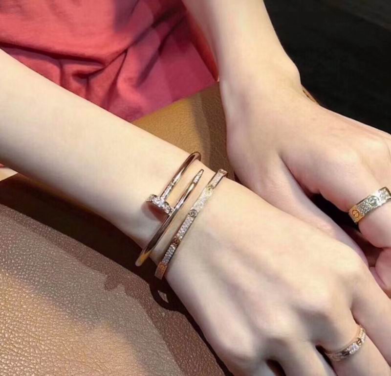 Cartier bracelet 09yxq01 (6)