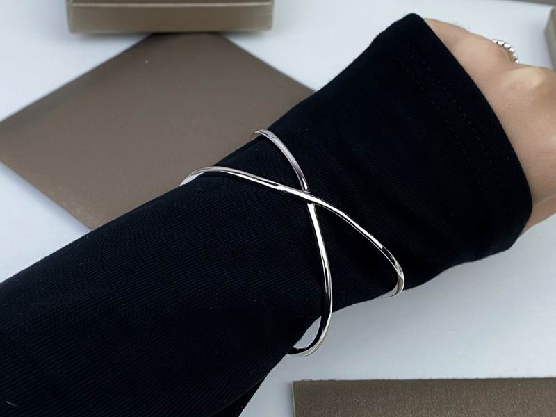 Cartier bracelet 09yxq03 (2)