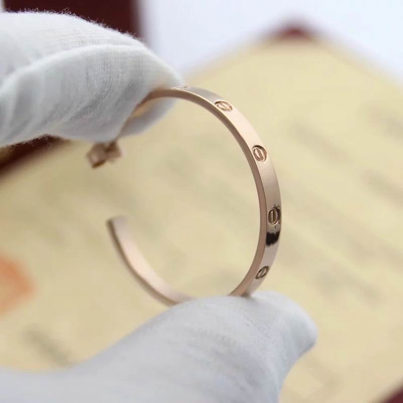 Cartier earring 09yxq07 (5)