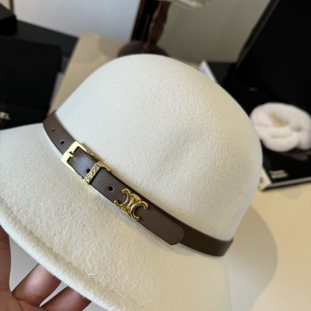 Celine top hat (392)