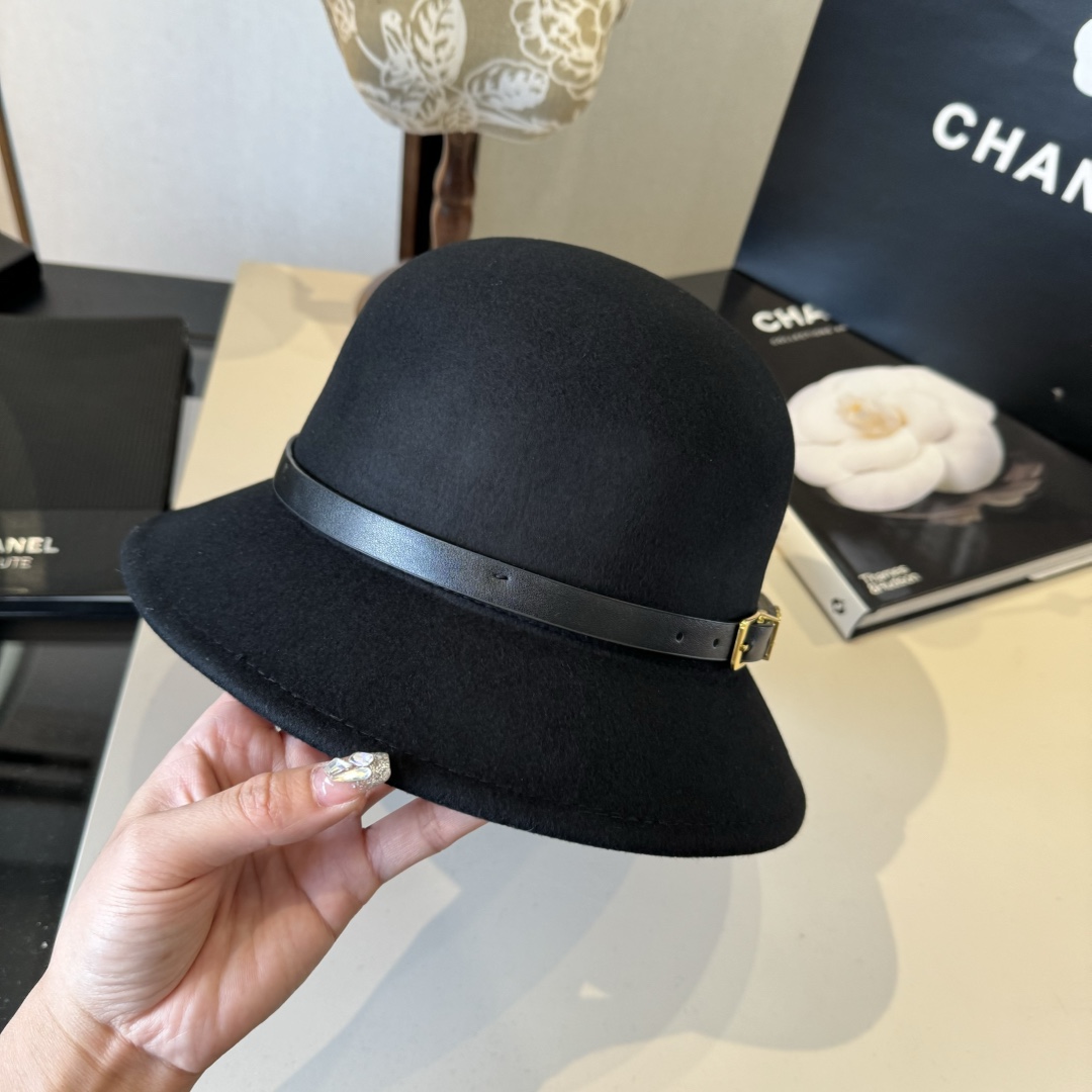 Celine top hat (395)