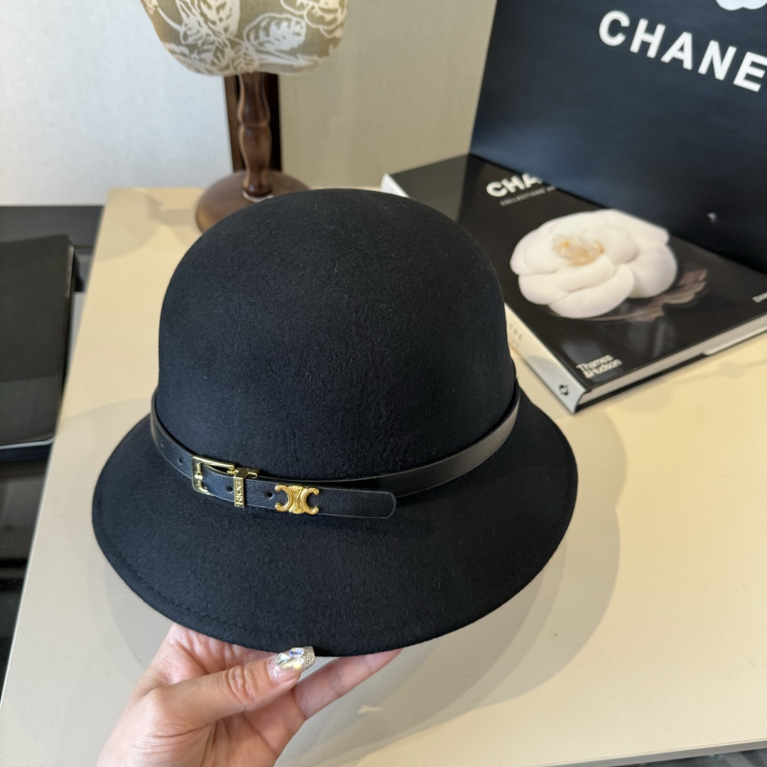Celine top hat (401)
