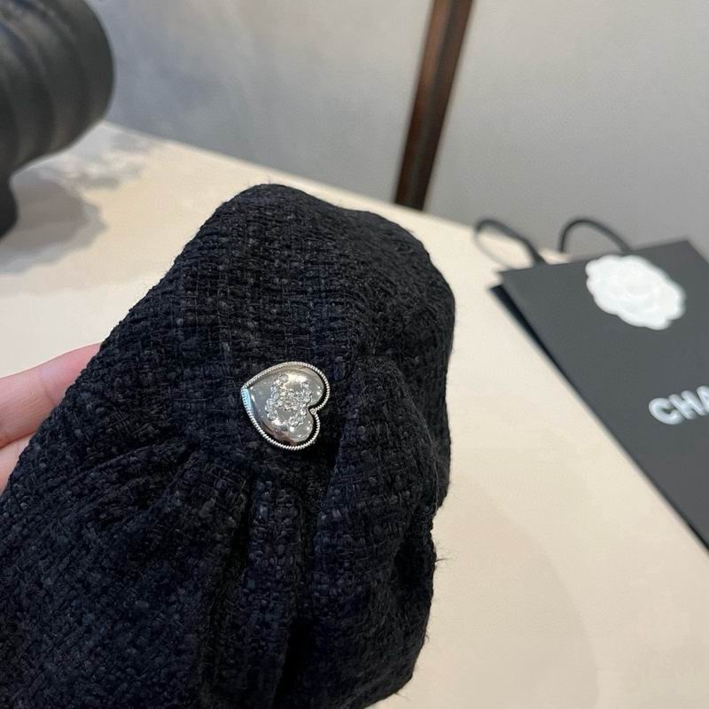 Chanel Beret (841)
