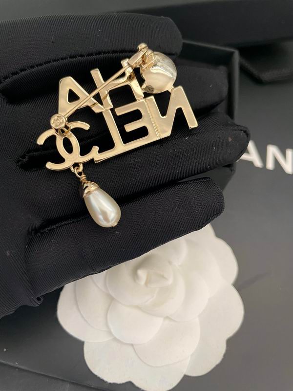 Chanel Brooch 07yxq01 (7)
