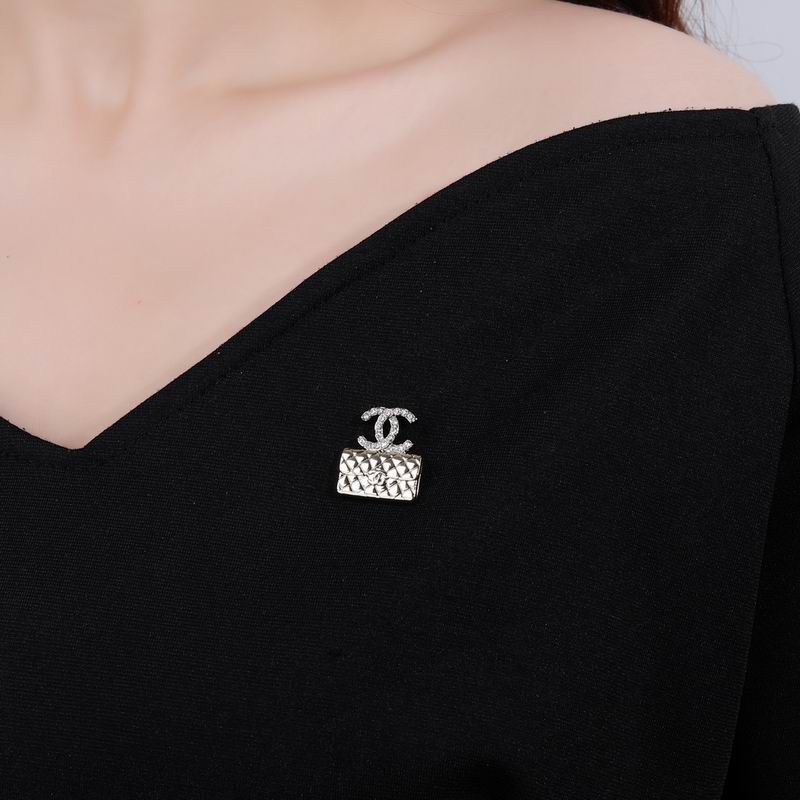 Chanel Brooch 07yxq02 (3)