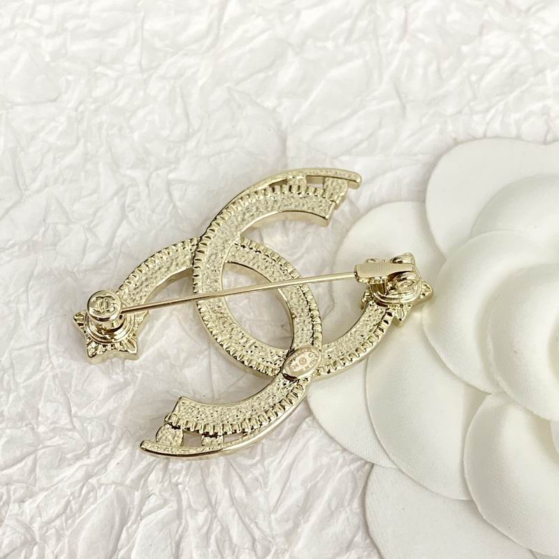 Chanel Brooch 07yxq07 (5)