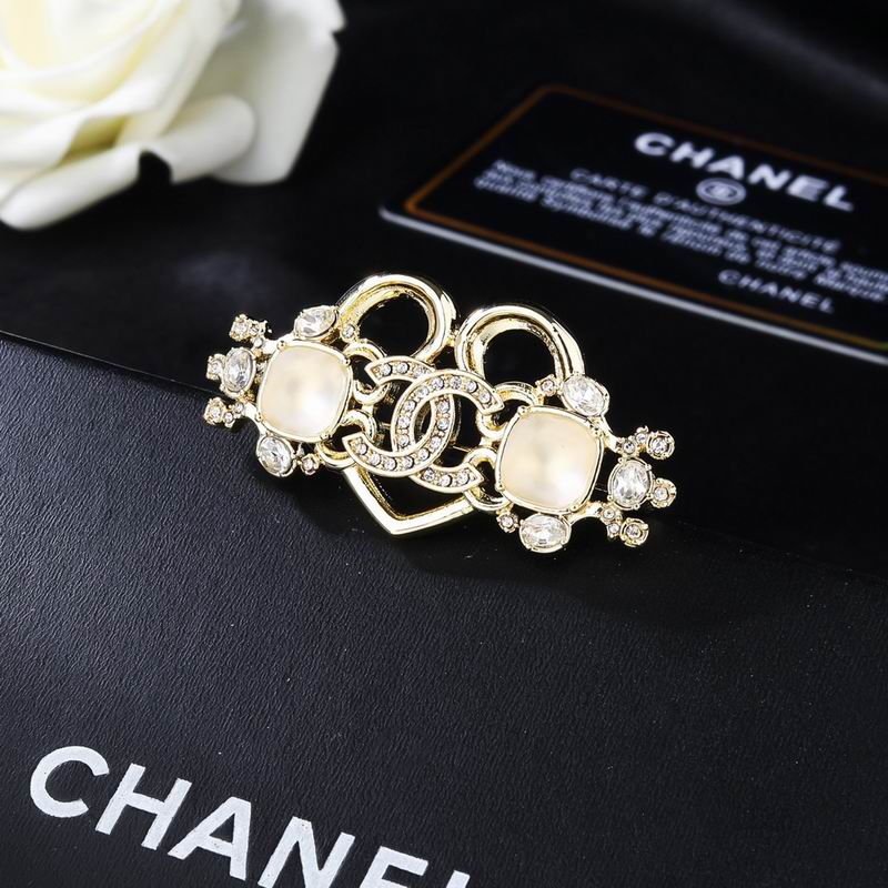 Chanel Brooch 08yxq02 (1)