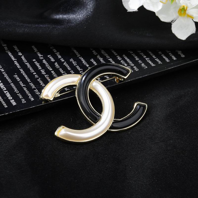 Chanel Brooch 08yxq16 (3)