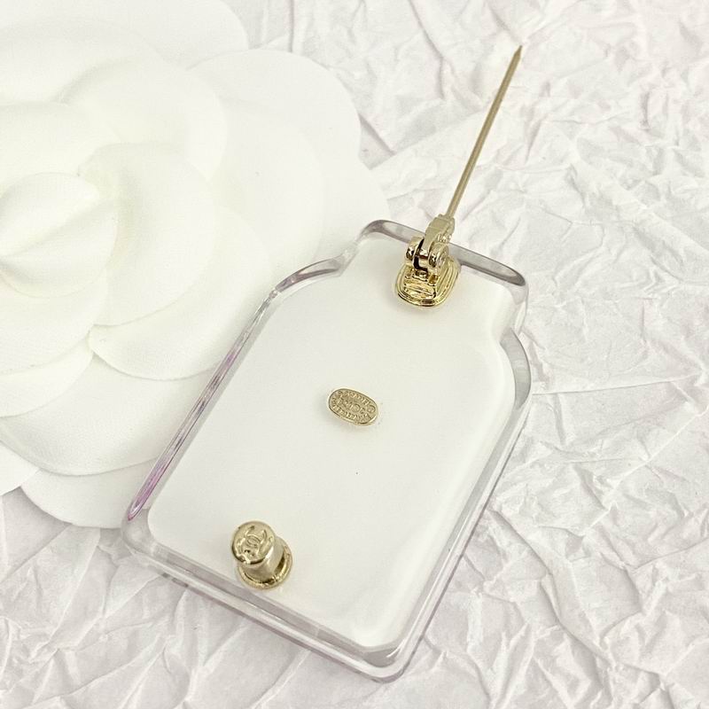 Chanel Brooch 08yxq17 (3)