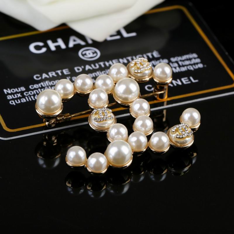 Chanel Brooch 08yxq21 (3)