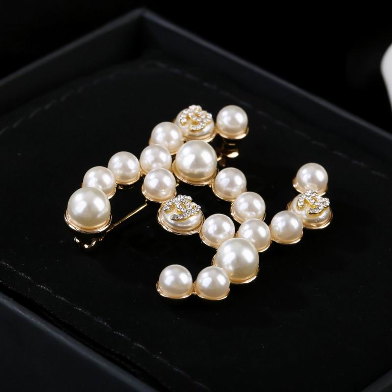 Chanel Brooch 08yxq21 (5)