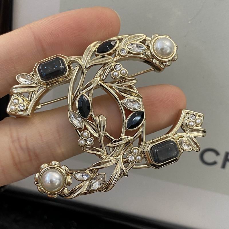 Chanel Brooch 08yxq23 (3)
