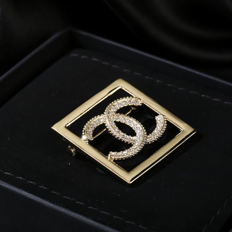 Chanel Brooch 08yxq28 (4)