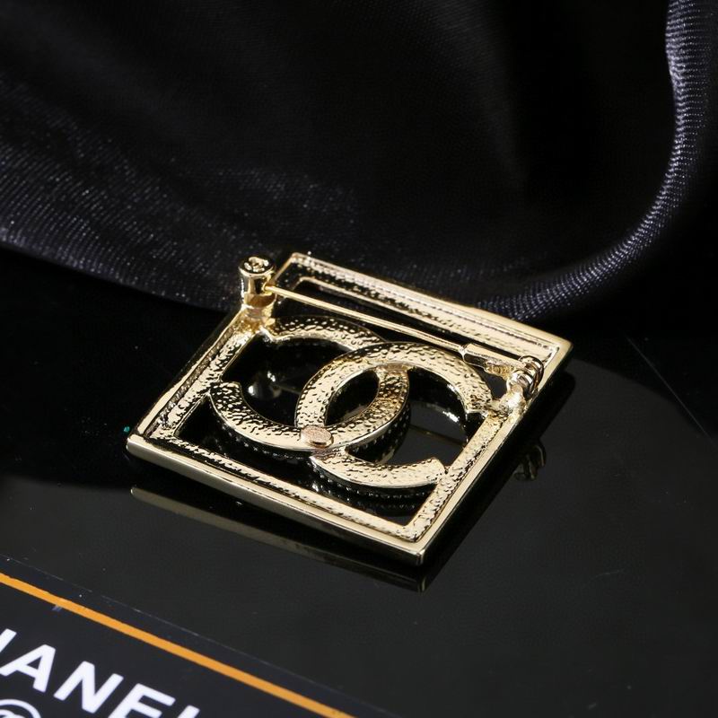 Chanel Brooch 08yxq28 (7)
