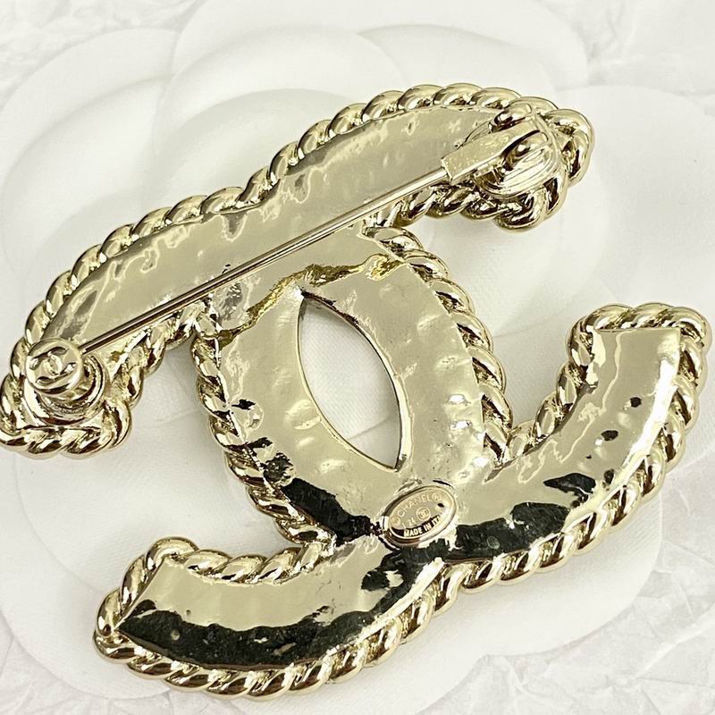 Chanel Brooch 08yxq32 (4)
