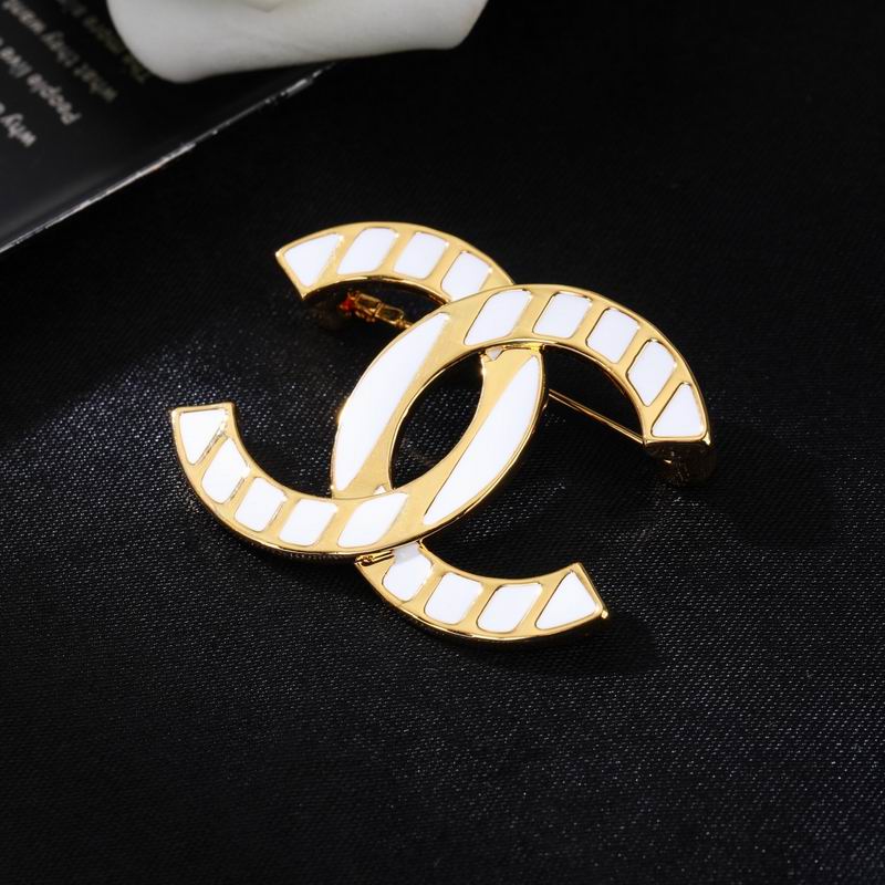 Chanel Brooch 08yxq34 (5)