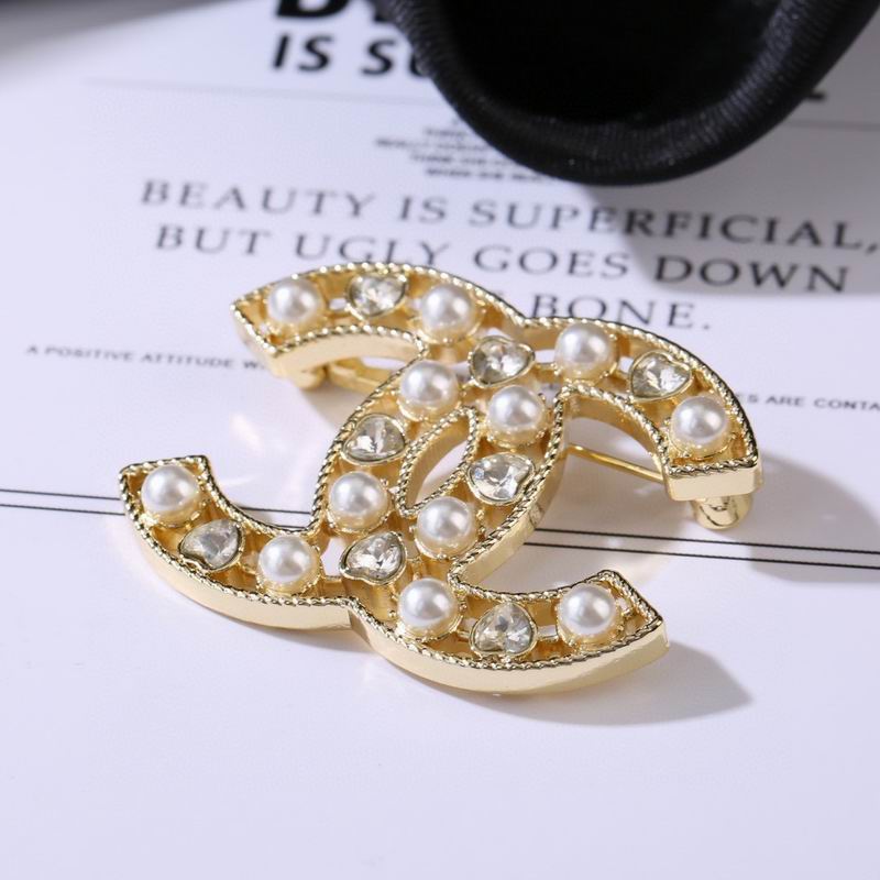 Chanel Brooch 09yxq01 (2)