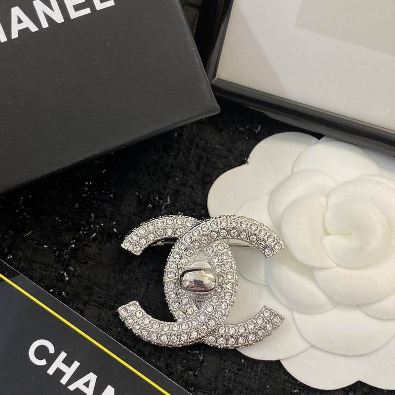 Chanel Brooch 09yxq03 (2)