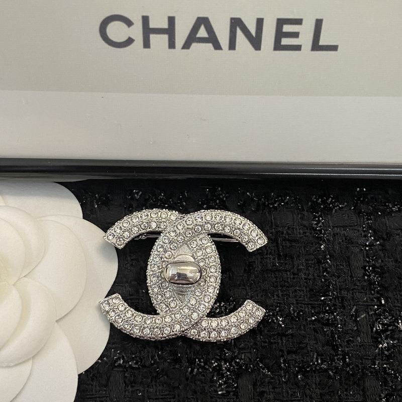 Chanel Brooch 09yxq03 (3)
