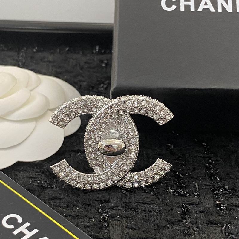Chanel Brooch 09yxq03 (5)