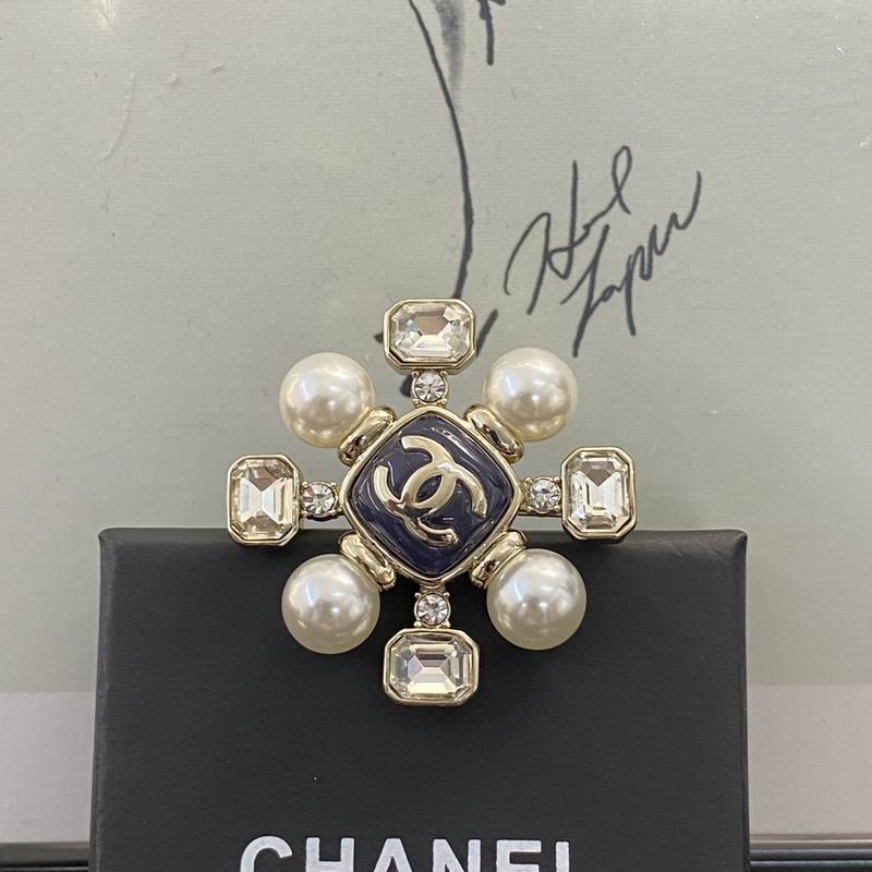 Chanel Brooch 09yxq06 (2)