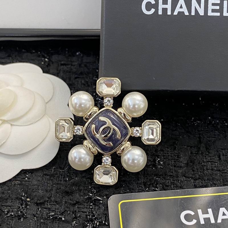Chanel Brooch 09yxq06 (3)