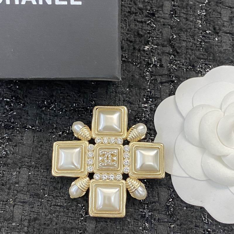 Chanel Brooch 09yxq15 (1)
