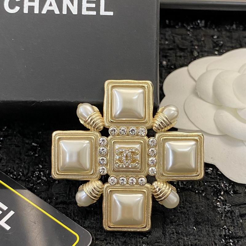 Chanel Brooch 09yxq15 (2)