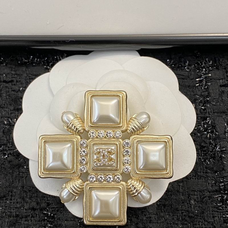 Chanel Brooch 09yxq15 (5)