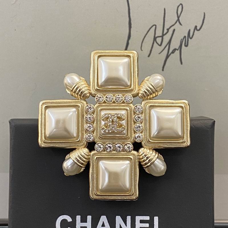 Chanel Brooch 09yxq15 (8)