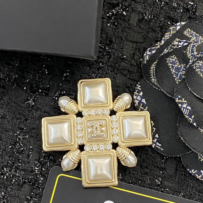 Chanel Brooch 09yxq15 (9)