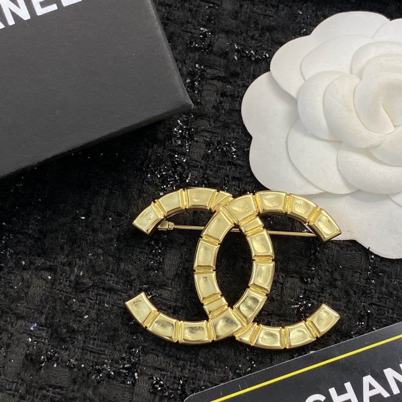 Chanel Brooch 09yxq16 (2)