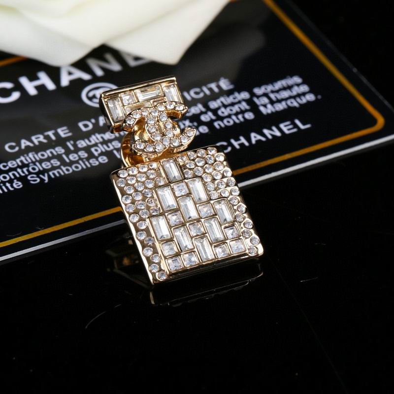 Chanel Brooch 09yxq22 (2)
