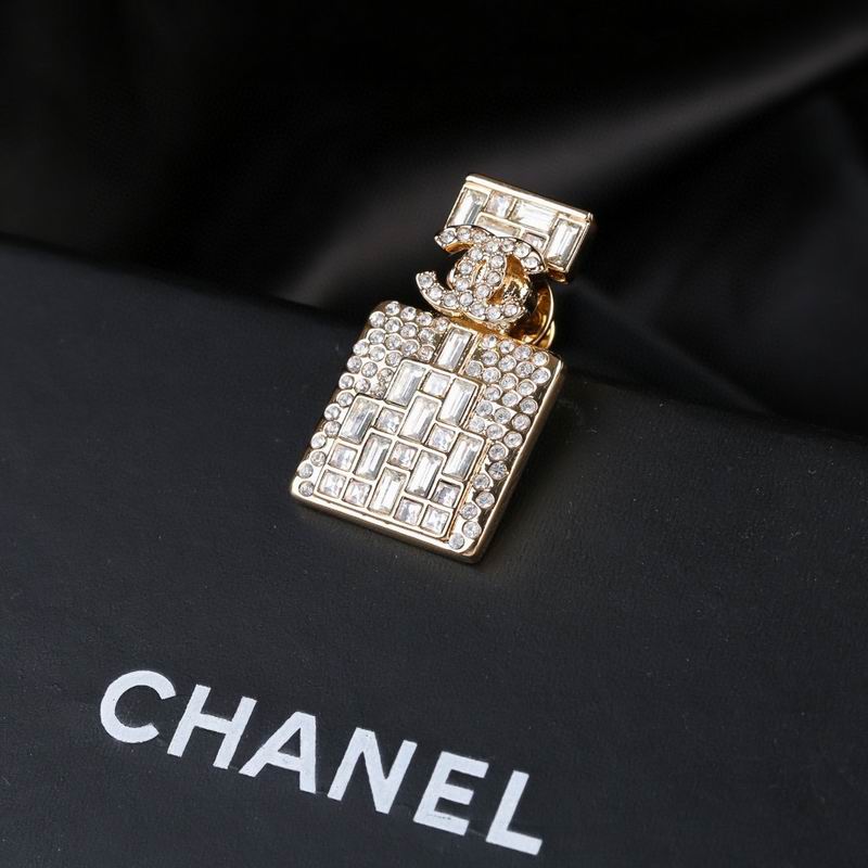 Chanel Brooch 09yxq22 (3)