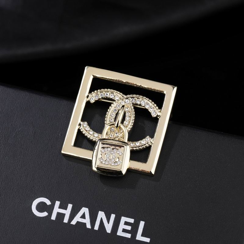 Chanel Brooch 09yxq25 (2)
