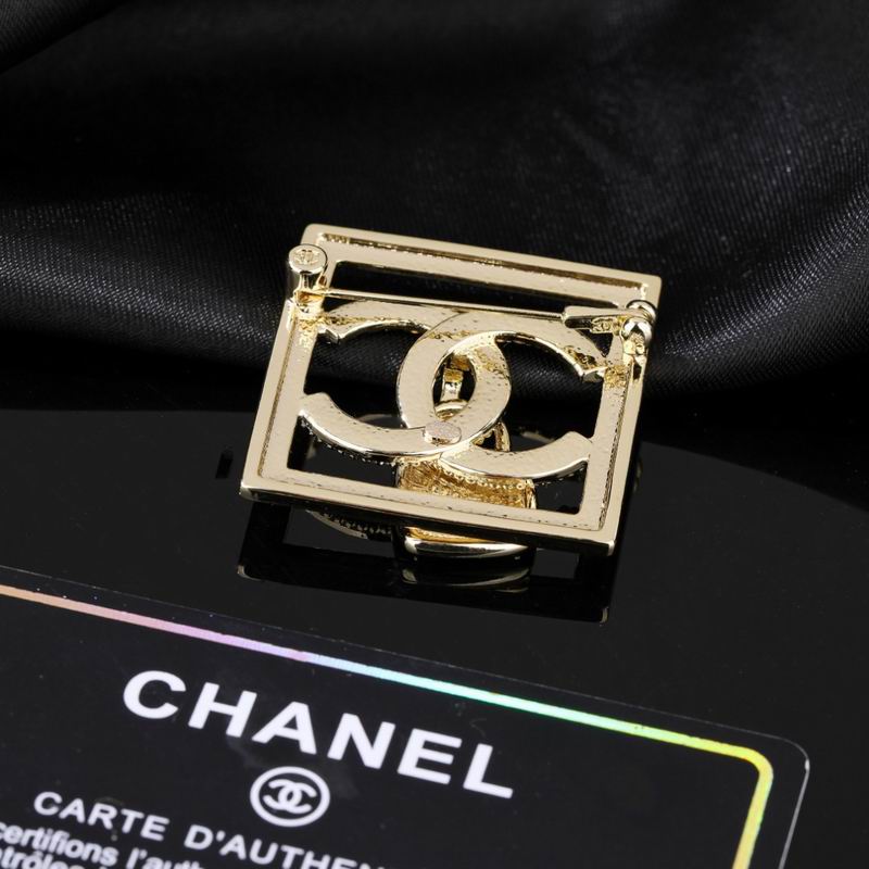 Chanel Brooch 09yxq25 (7)