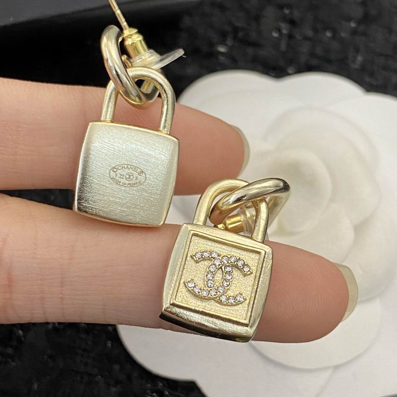 Chanel Earring 07yxq69 (3)