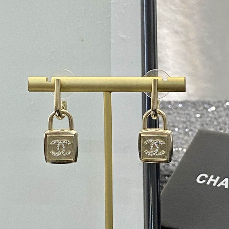 Chanel Earring 07yxq69 (6)