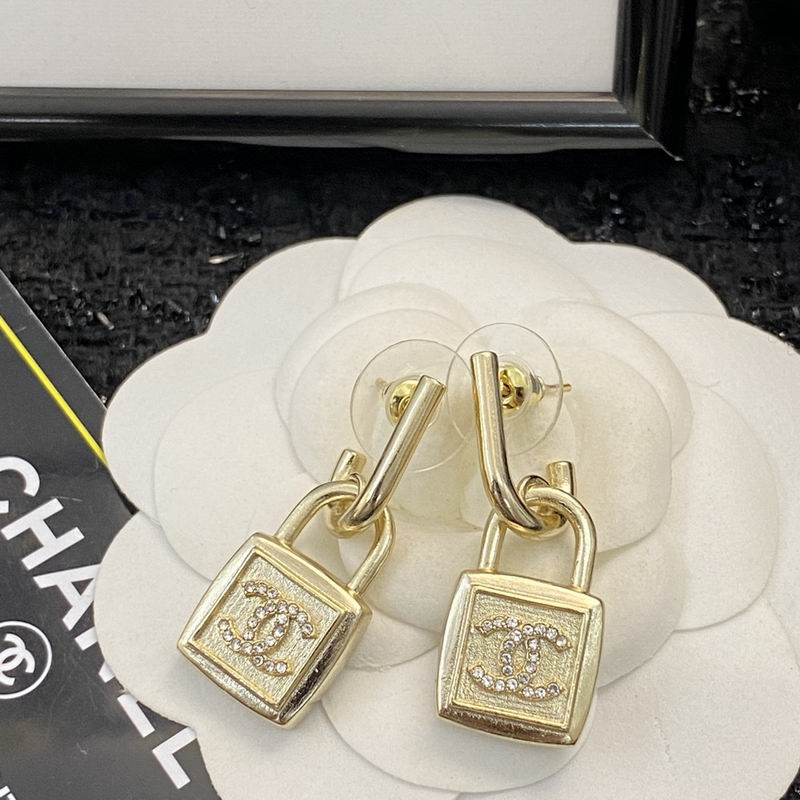 Chanel Earring 07yxq69 (8)
