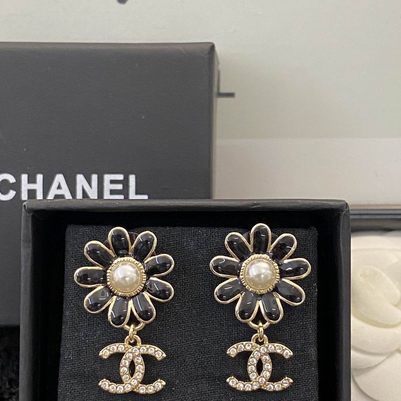 Chanel Earring 07yxq70 (9)