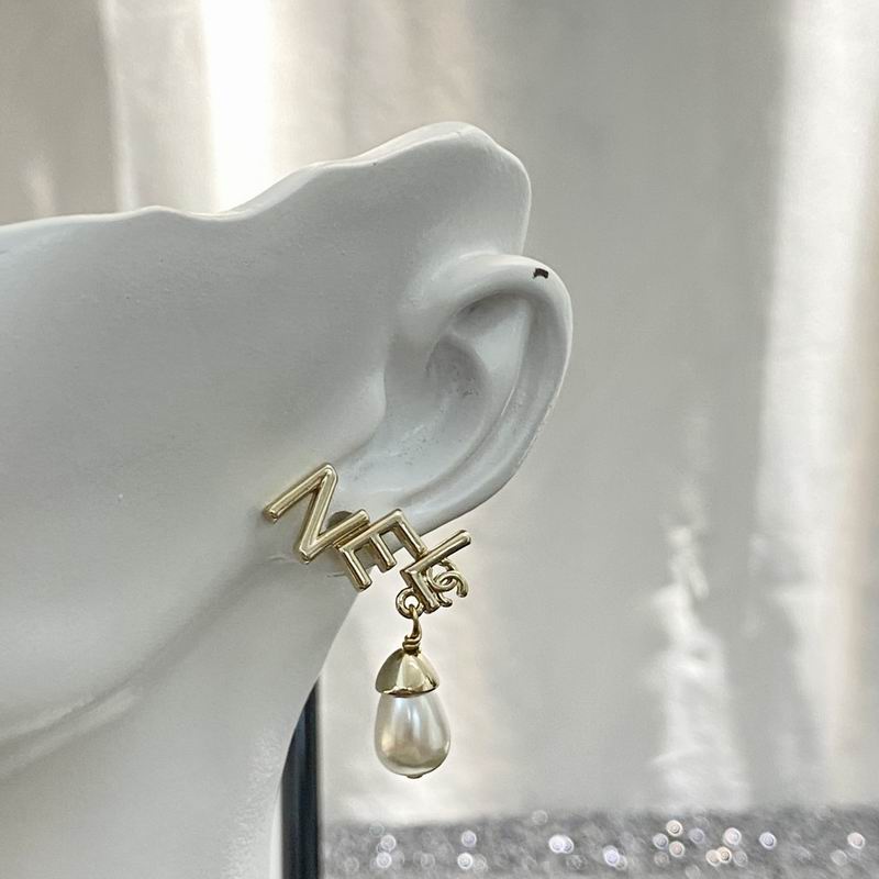 Chanel Earring 07yxq74 (9)