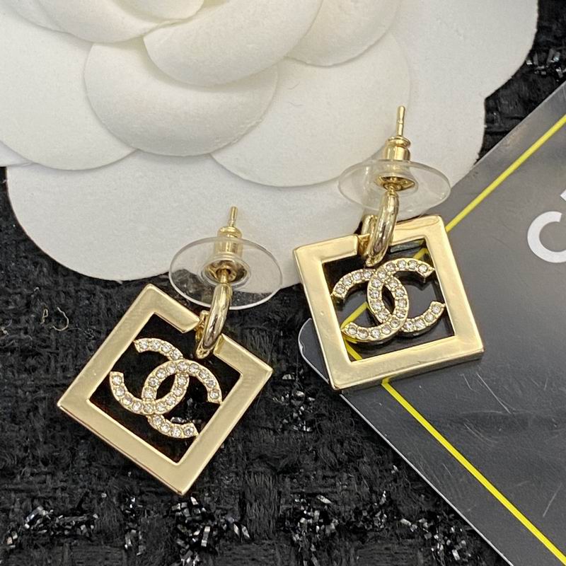 Chanel Earring 07yxq79 (8)