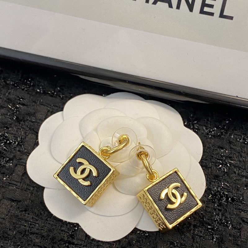 Chanel Earring 08yxq72 (1)