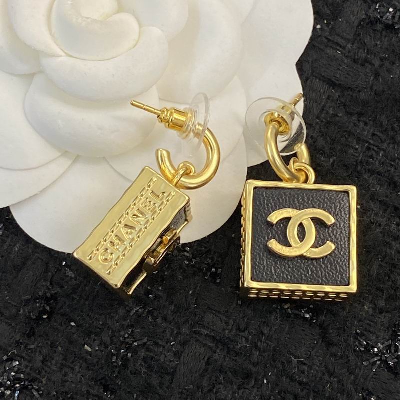 Chanel Earring 08yxq72 (4)