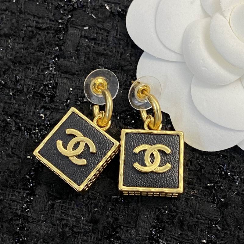Chanel Earring 08yxq72 (9)