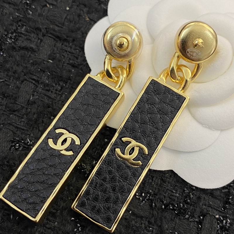 Chanel Earring 08yxq83 (8)