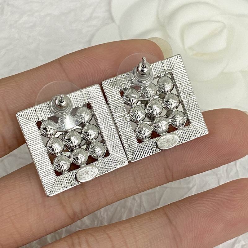 Chanel Earring 08yxq97 (4)