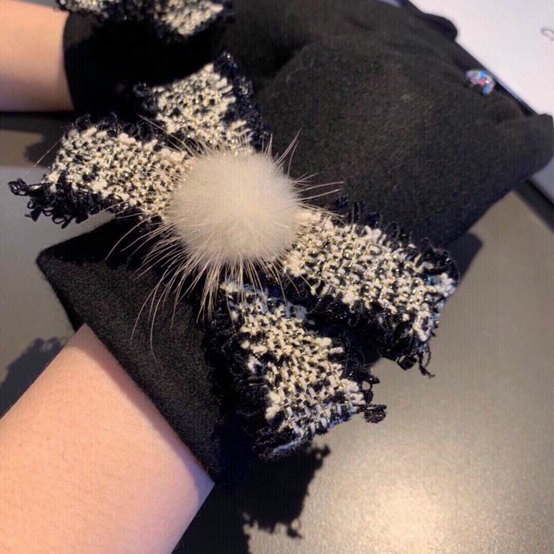 Chanel Gloves 46 (6)